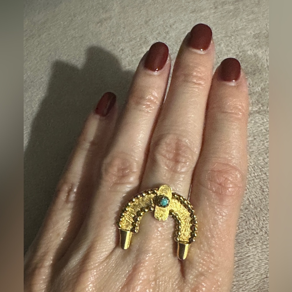 Goldtone Horseshoe Ring with Turquoise detail size 7 - Picture 2 of 5